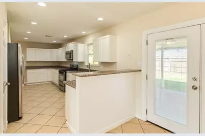 3206 Pine Street, Galveston, TX 77551 - Photo 9