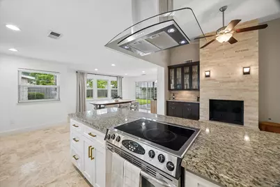 5130 Kingfisher Drive, Houston, TX 77035 - Photo 13