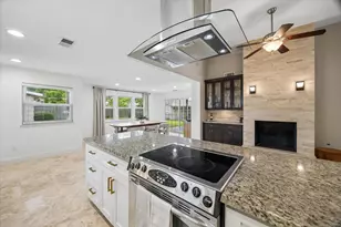 5130 Kingfisher Dr, Houston, TX 77035 - Photo 13