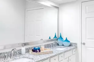 320 Jackson Hill St, Houston, TX 77007 - Photo 9