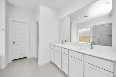 11806 Royal Willow Lane, Houston, TX 77066 - Photo 19
