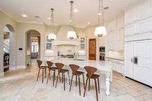 11910 Heritage Ln, Houston, TX 77024 - Photo 15