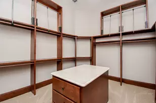 11910 Heritage Ln, Houston, TX 77024 - Photo 27