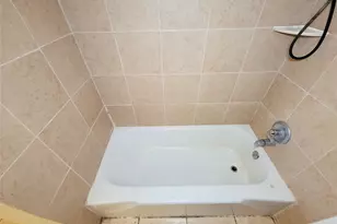 8618 Iron Liege Ct, Houston, TX 77088 - Photo 25