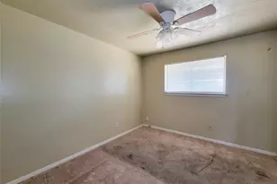 8618 Iron Liege Ct, Houston, TX 77088 - Photo 27
