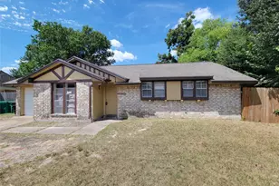 8618 Iron Liege Ct, Houston, TX 77088 - Photo 3