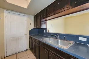 8618 Iron Liege Ct, Houston, TX 77088 - Photo 15