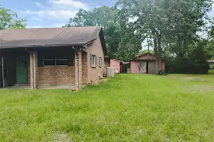 186 Shelter Ln, Livingston, TX 77351 - Photo 9
