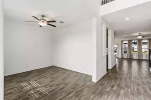 15003 Gulfstream Park Ave, Mont Belvieu, TX 77523 - Photo 5