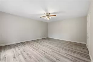 7215 Pleasant Bend Dr, Beaumont, TX 77708 - Photo 19