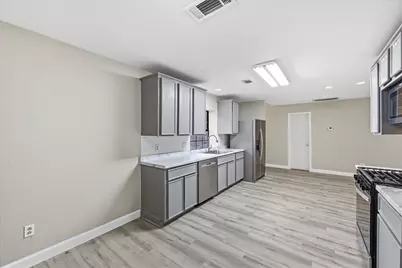 7215 Pleasant Bend Drive, Beaumont, TX 77708 - Photo 11