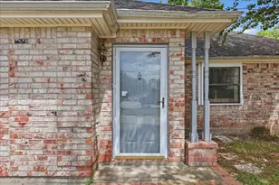 7215 Pleasant Bend Dr, Beaumont, TX 77708 - Photo 29