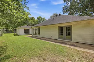 7215 Pleasant Bend Dr, Beaumont, TX 77708 - Photo 25