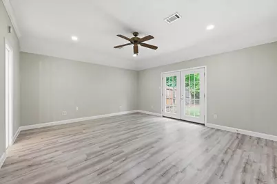 7215 Pleasant Bend Drive, Beaumont, TX 77708 - Photo 13