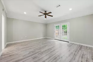 7215 Pleasant Bend Dr, Beaumont, TX 77708 - Photo 13