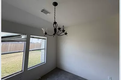 9518 Belleclaire Lane, Houston, TX 77044 - Photo 7