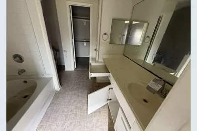 9518 Belleclaire Lane, Houston, TX 77044 - Photo 9