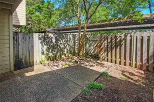1500 Sandy Springs Rd, Houston, TX 77042 - Photo 23
