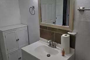 8133 Brandon St, Houston, TX 77051 - Photo 9