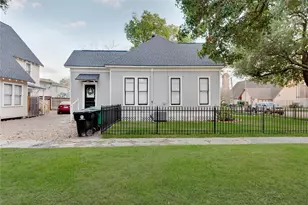 301 E 15th St, Houston, TX 77008 - Photo 15
