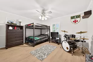 10026 Meadow Lake Ln, Houston, TX 77042 - Photo 29