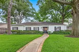 10026 Meadow Lake Ln, Houston, TX 77042 - Photo 1