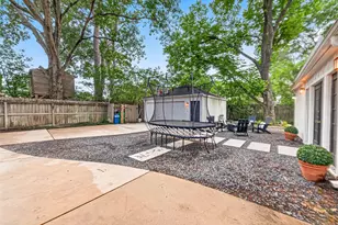 10026 Meadow Lake Ln, Houston, TX 77042 - Photo 33
