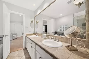 10026 Meadow Lake Ln, Houston, TX 77042 - Photo 23