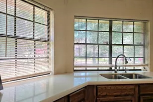 4614 Sunshine Dr, Sugar Land, TX 77479 - Photo 13