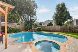 4614 Sunshine Dr, Sugar Land, TX 77479 - Photo 1