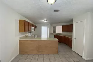 7315 Puerta Vallarta Dr, Houston, TX 77083 - Photo 9