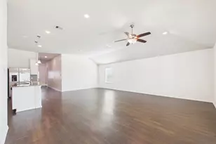 2002 Brisa Ln, Mont Belvieu, TX 77523 - Photo 7