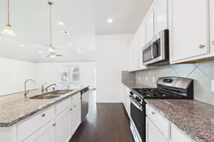 2002 Brisa Ln, Mont Belvieu, TX 77523 - Photo 9