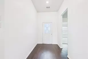 2002 Brisa Ln, Mont Belvieu, TX 77523 - Photo 3