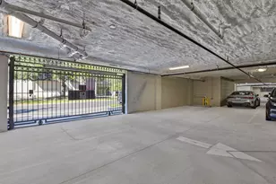 4819 Caroline St, Houston, TX 77004 - Photo 39