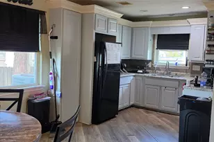 1719 50th St, Galveston, TX 77551 - Photo 5
