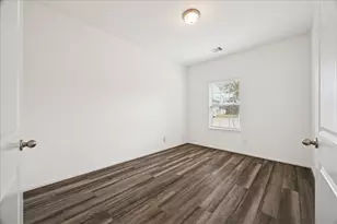 7306 Parkview Dr, Hitchcock, TX 77563 - Photo 7