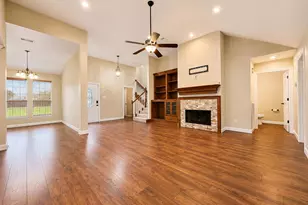 109 Concord Ave, Clute, TX 77531 - Photo 5