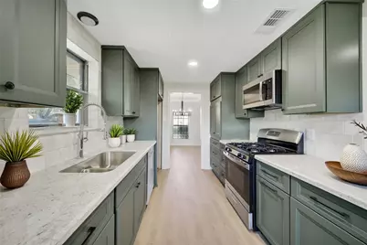 3022 Sparrow Street, Houston, TX 77051 - Photo 9