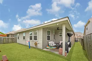 221 Gigi Pl, Alvin, TX 77511 - Photo 21