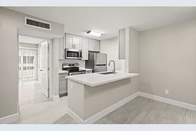 2121 Fountain View Drive #29, Houston, TX 77057 - Photo 1