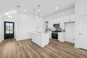 1213 Sacred Light Ln, La Marque, TX 77568 - Photo 3