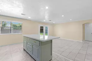 13931 Roundstone Ln, Houston, TX 77015 - Photo 9