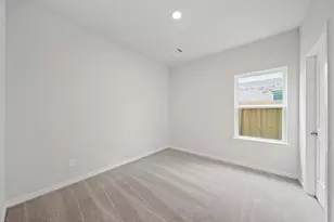 316 Bennett St, Angleton, TX 77515 - Photo 17