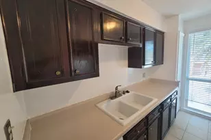 215 Postoffice St, Galveston, TX 77550 - Photo 5