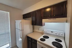 215 Postoffice St, Galveston, TX 77550 - Photo 3