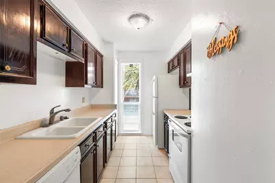 215 Post Office Street #104, Galveston, TX 77550 - Photo 9