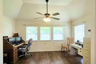 904 E Wilkins St, Angleton, TX 77515 - Photo 11