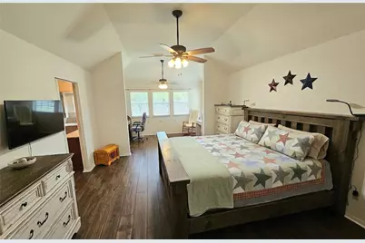 904 E Wilkins Street, Angleton, TX 77515 - Photo 9