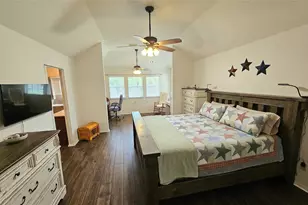 904 E Wilkins St, Angleton, TX 77515 - Photo 9
